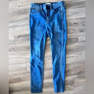 Madewell medium wash skinny jeans - 26’ waist - 10’ high rise